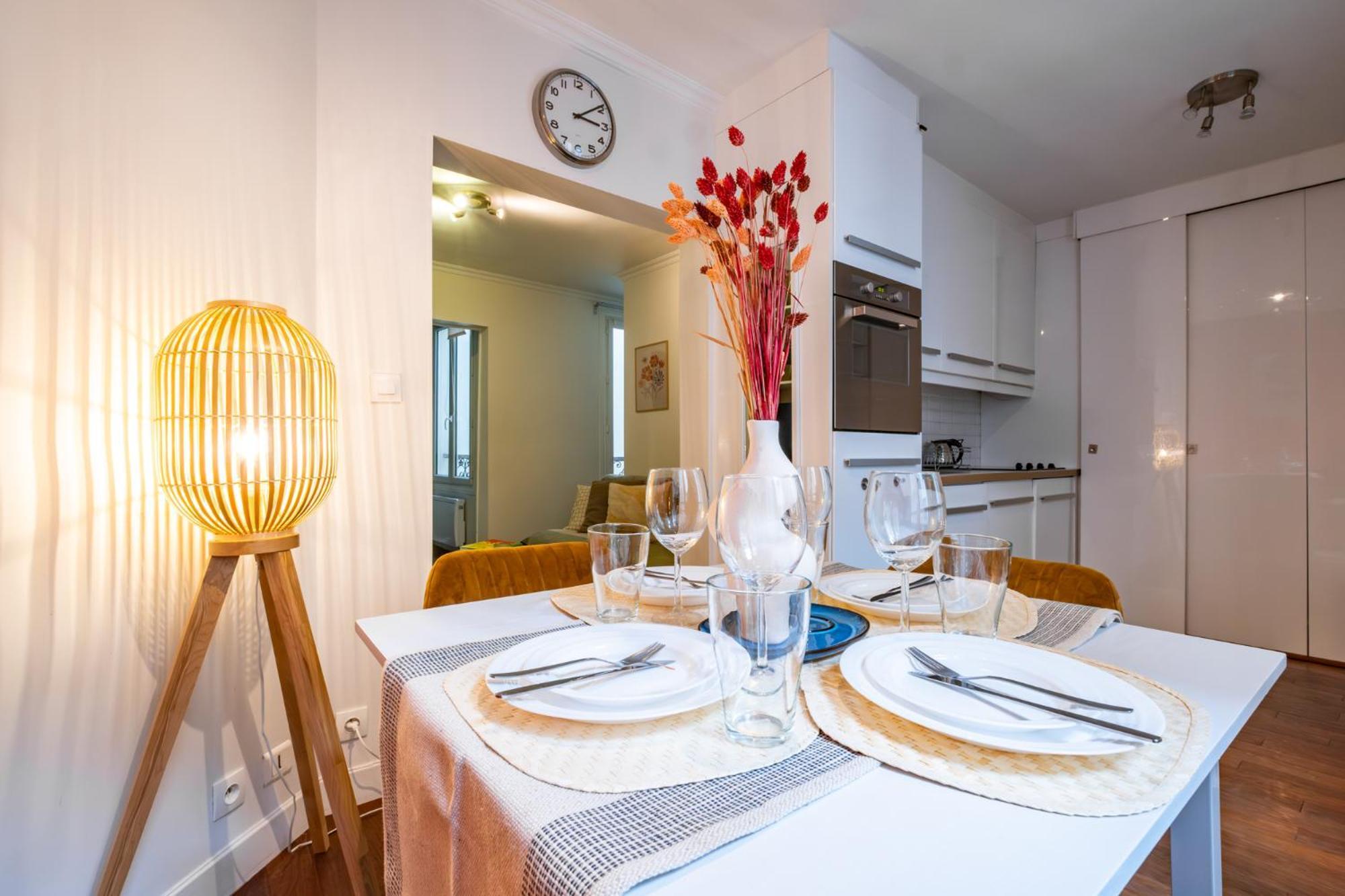 Charming Apartment In Heart Of ปารีส ภายนอก รูปภาพ